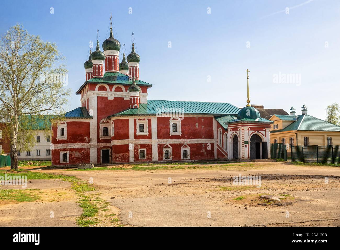 Kloster Epiphany in Uglich. Kirche der Smolensker Ikone der Gottesmutter des 17. Jahrhunderts. Jaroslawl Region, Goldener Ring von Russland Stockfoto