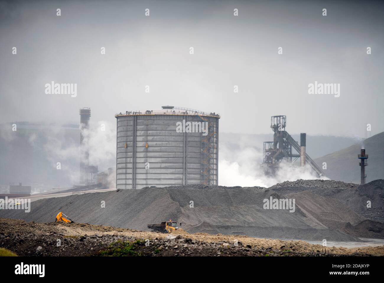 Ein Kohlelager im Tata Steelworks in Port Talbot, Südwales Stockfoto