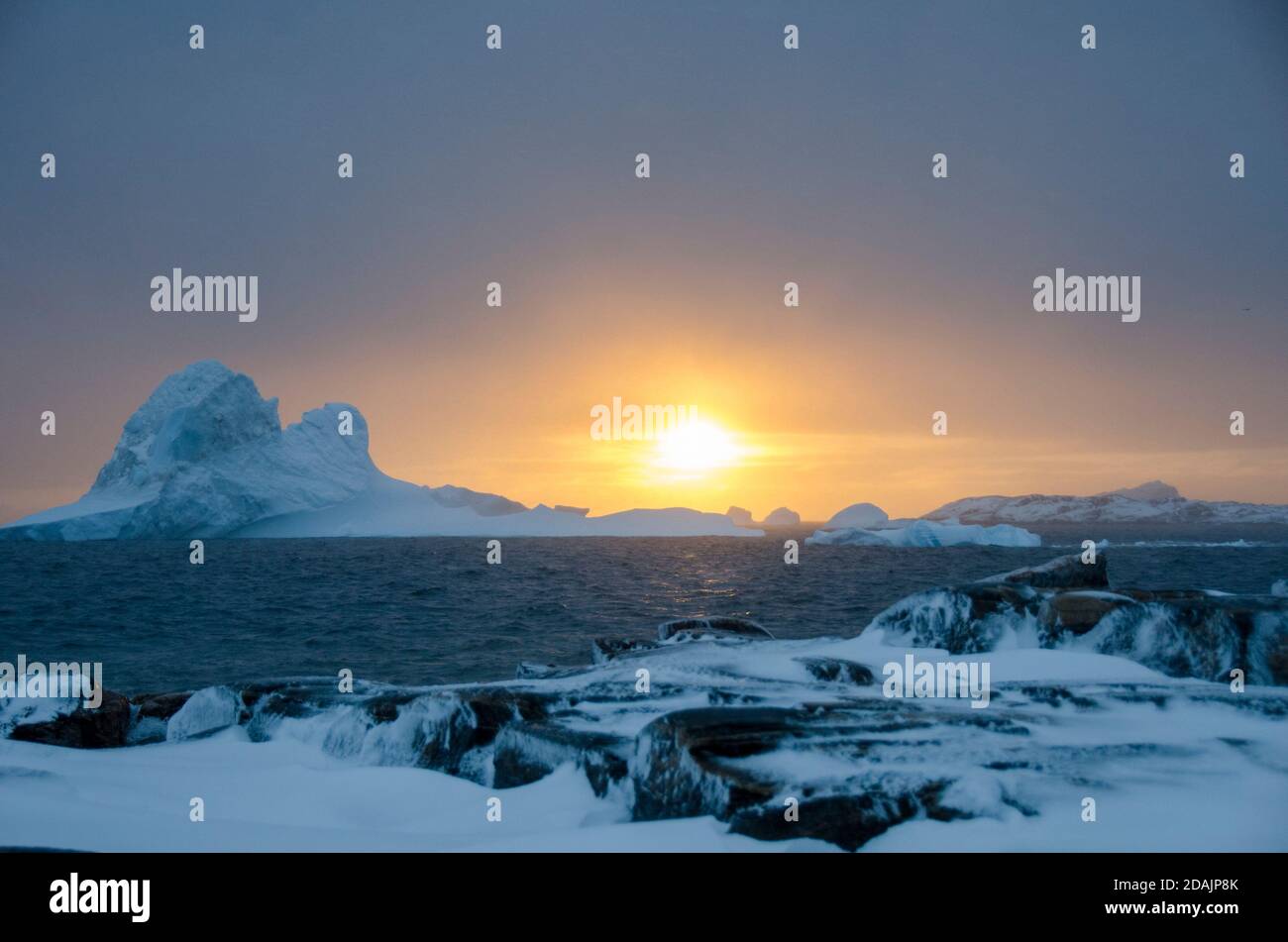 Arktischer Sonnenuntergang Stockfoto