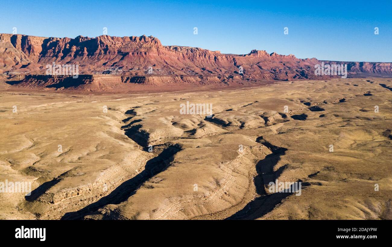 Panorama-Drohnenansicht eines eingeschnittenen Mäanders des Colorado Fluss neben dem berühmten Horse Shoe Bend in der Nähe des Stadt Page Arizona Vereinigte Staaten Stockfoto