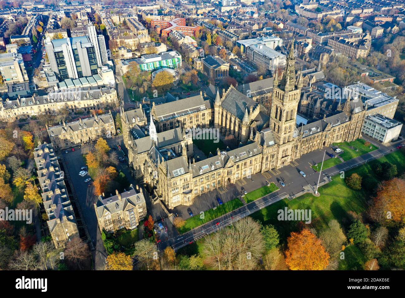 Luftdrohnenaufnahme der University of Glasgow Stockfoto