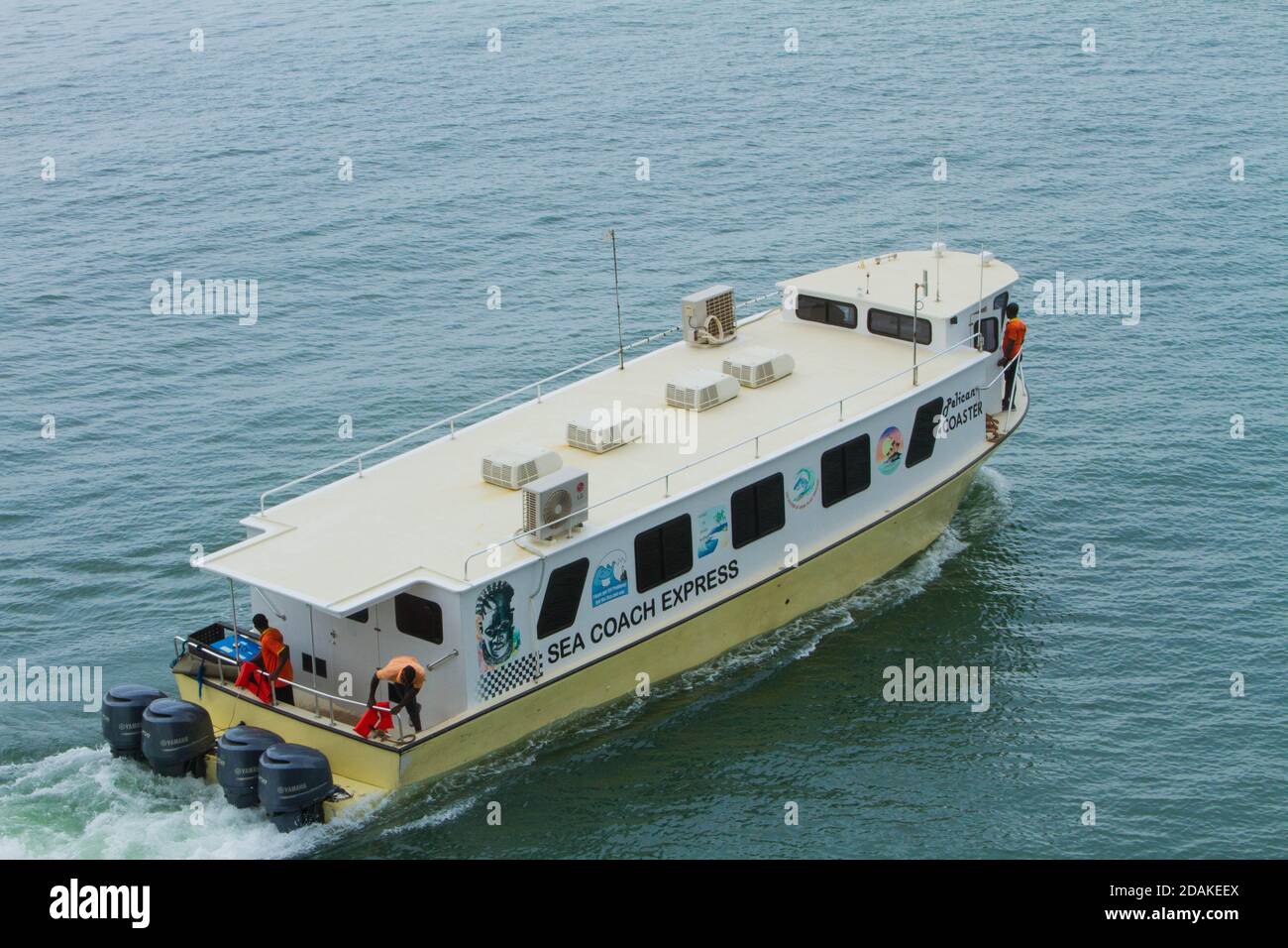 Ein Kreuzfahrtschiff auf dem Weg in die Tiefsee. Sierra Leone Stockfoto