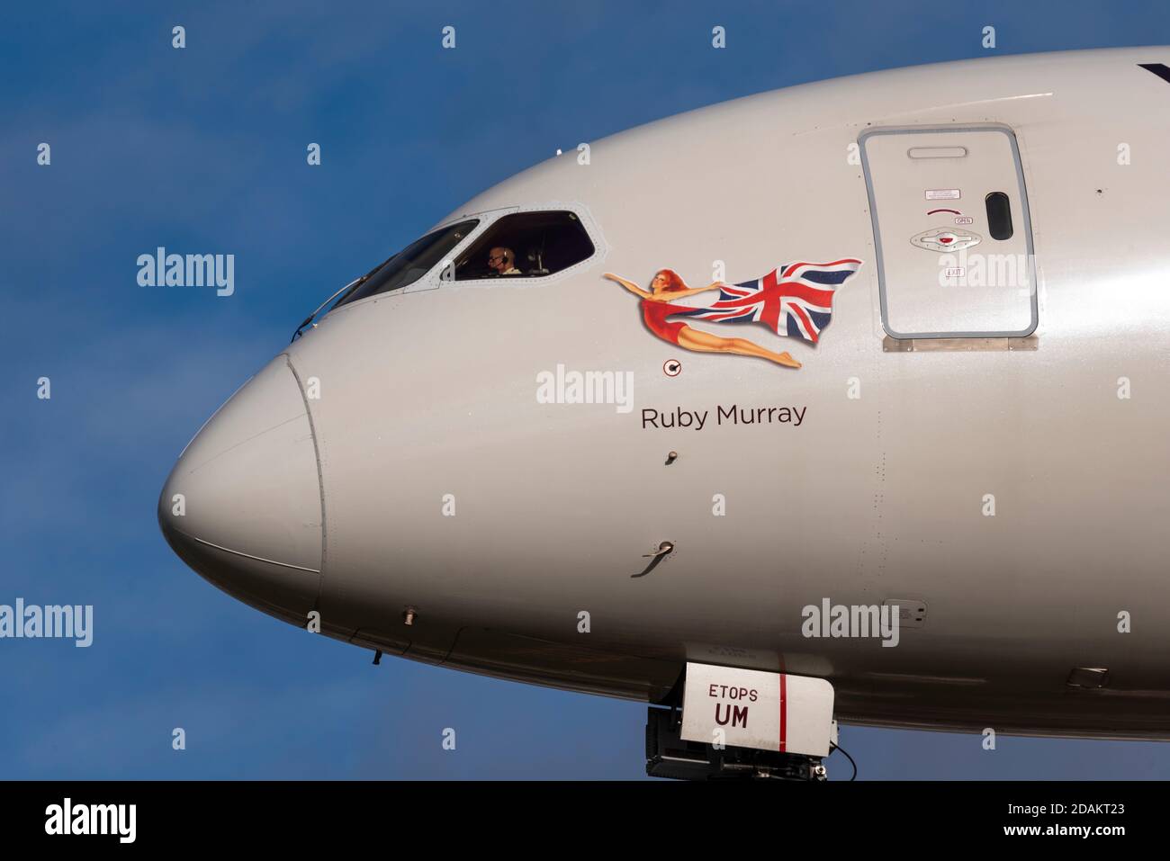 Virgin Atlantic Airways 787 Jet-Linienflugzeug G-VYUM auf dem Landeanflug am Flughafen London Heathrow, Großbritannien, während der zweiten nationalen COVID 19-Sperre Stockfoto