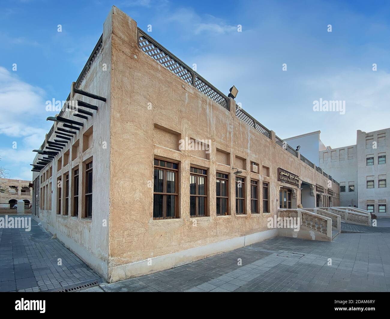 Traditionelle Touristenattraktion Ort Souq Wakif. Dieser Marktplatz ist bekannt für den Verkauf von traditionellen Kleidungsstücken, Gewürzen, Kunsthandwerk und Souvenirs. Stockfoto