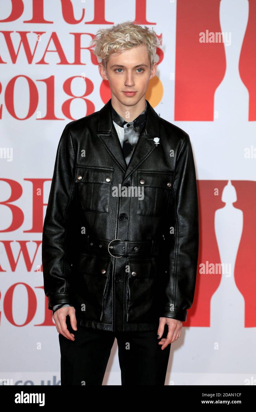 Troye Sivan nimmt an den Brit Awards 2018 Teil, die am 21. Februar 2018 in der O2 Arena in London, England, stattfinden. Stockfoto