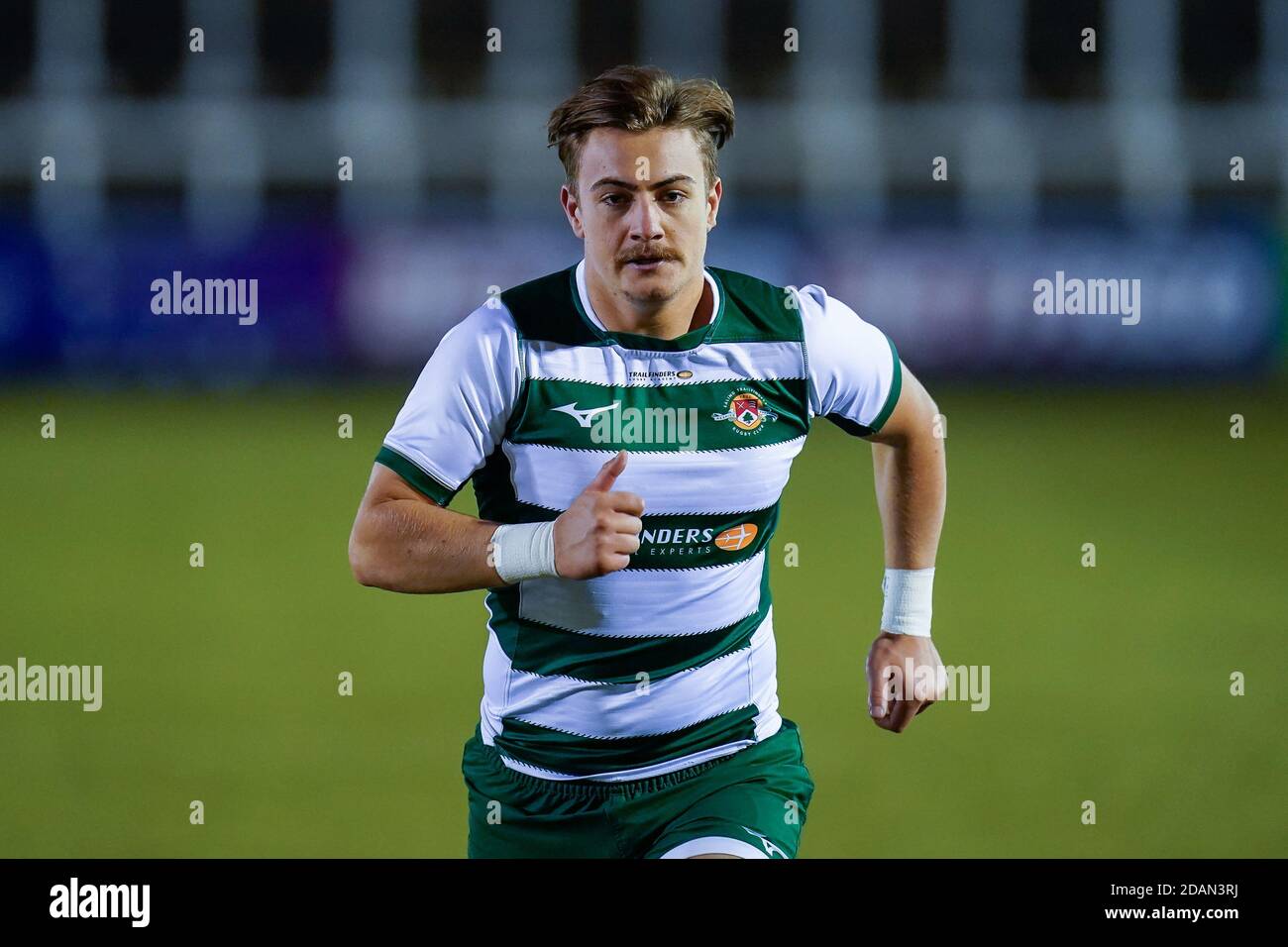 Kenton Bank Foot, Großbritannien. Juli 2020. Reuben KNIGHT (99) von Ealing Trailfinders während des Freundschaftsspiels zwischen Newcastle Falcons und Ealing Trailfinders im Kingston Park, Kenton Bank Foot, Newcastle, England am 13. November 2020. Foto von David Horn. Kredit: Prime Media Images/Alamy Live Nachrichten Stockfoto