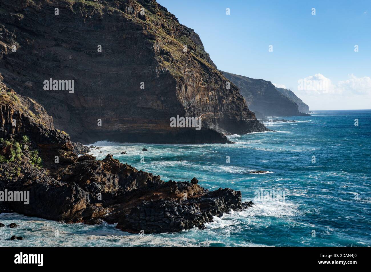 Steile Felsküste auf La Palma Stockfoto