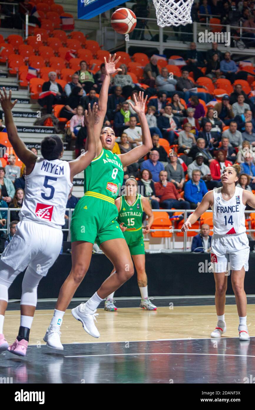 Der australische Basketballspieler Liz Cambage in Aktion während des Basketballspiels Frankreich gegen Australien Stockfoto