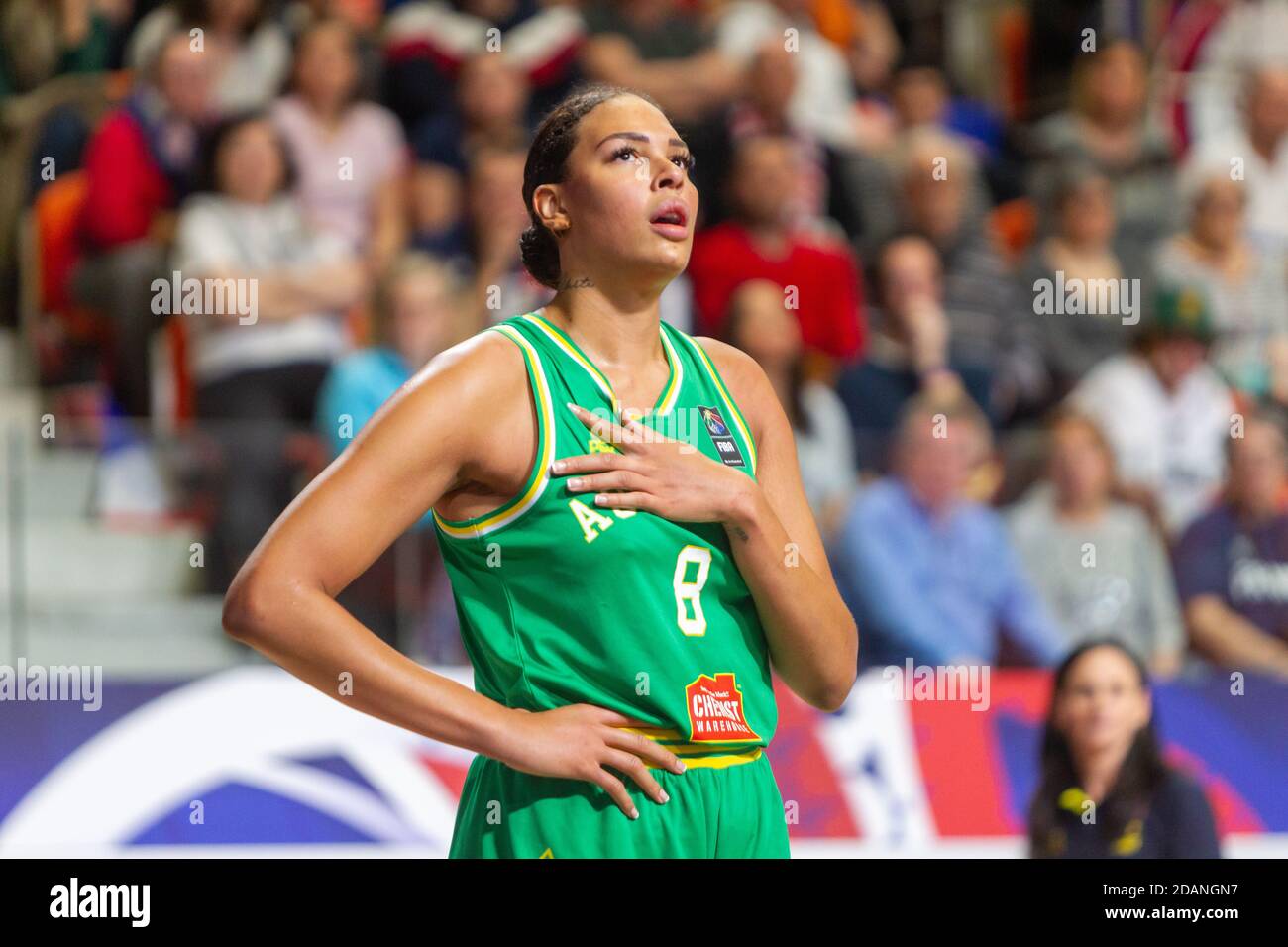 Bourges, Frankreich - 9. Februar 2020 : die australische Basketballspielerin Liz Cambage in Aktion während des Basketballspiels Brasilien gegen Australien Stockfoto
