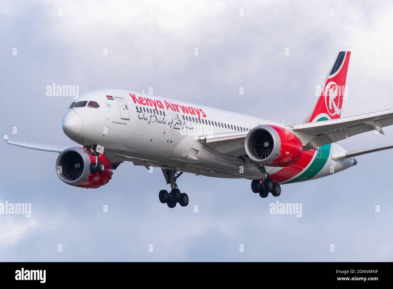 Kenya Airways Boeing 787 Dreamliner Jet Airliner Flugzeug 5Y-KZB auf dem Anflug auf den London Heathrow Airport, Großbritannien, während COVID 19 Lockdown. Benannt Stockfoto