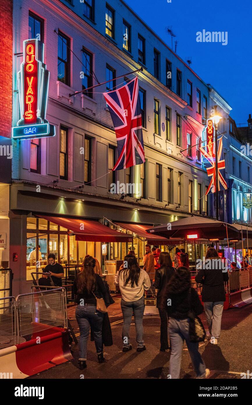 Quo Vadis Soho - Quo Vadis ist ein historisches Soho Restaurant und Mitglieder Verein in der Dean Street, Soho. Das Gebäude war einst die Heimat von Karl Marx. Stockfoto