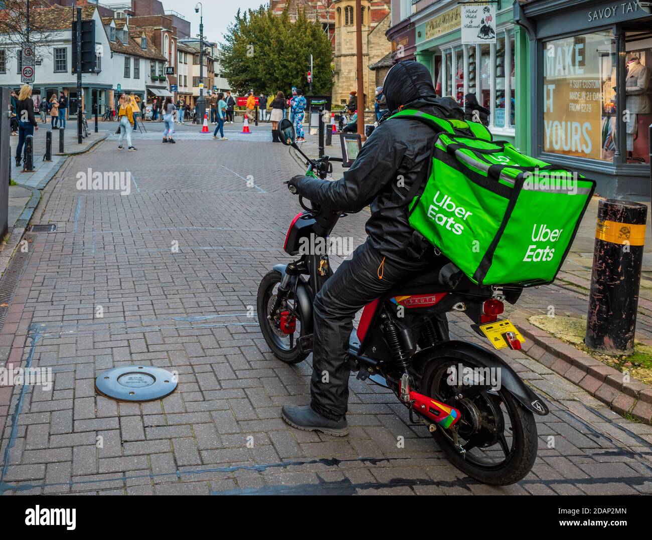 Uber eats bike Fotos und Bildmaterial in hoher Auflosung Alamy