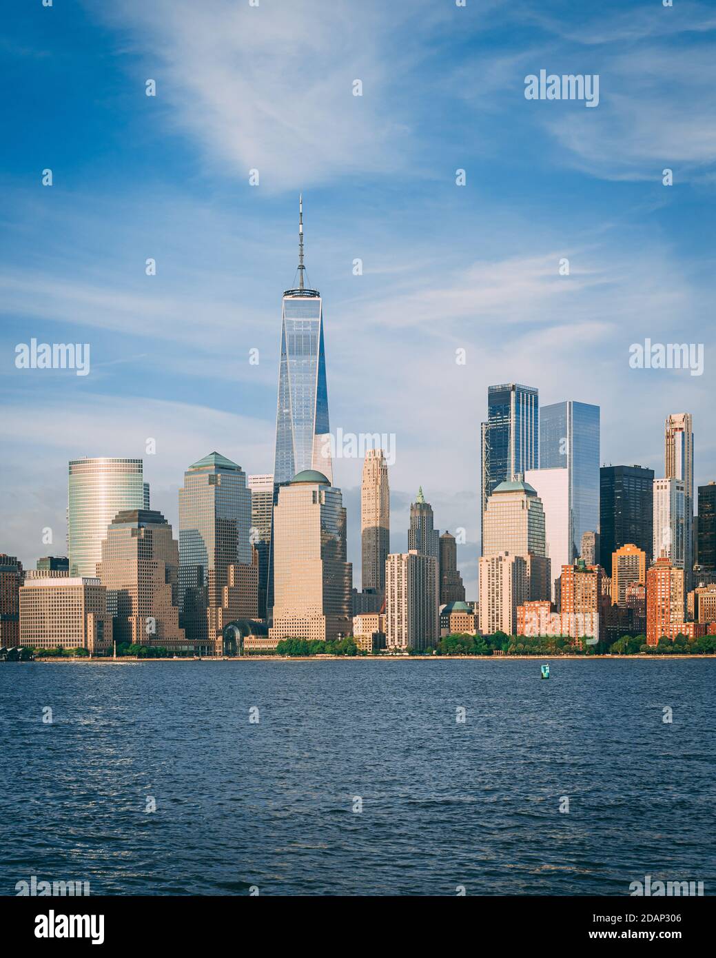 Blick auf die Skyline von Manhattan vom Liberty State Park, New Jersey Stockfoto