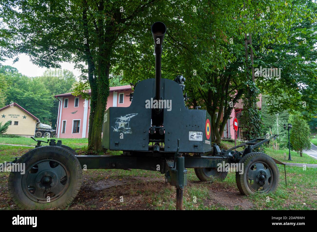 Orastie, Rumänien - 12. September 2015: Nahaufnahme einer sowjetischen Luftabwehrkanone, Kaliber 37mm, Baujahr 1939 Stockfoto