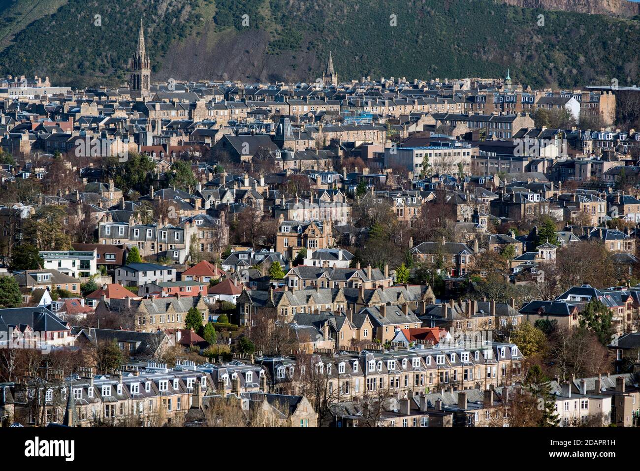 Wohnhäuser in Süd-Edinburgh aus Blackford Hill, Edinburgh, Schottland, Großbritannien. Stockfoto