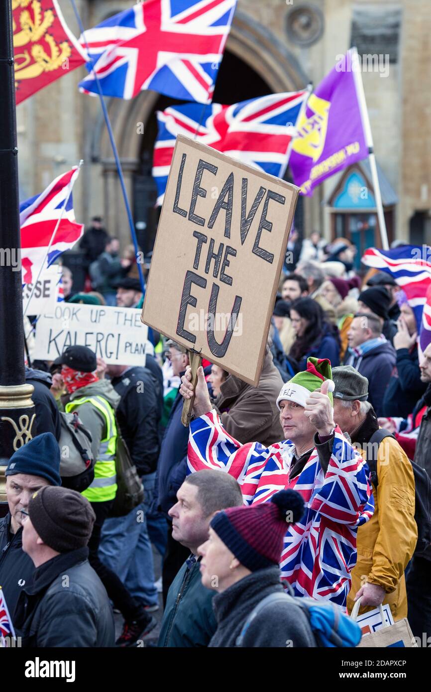 Großbritannien / England /London / Brexit-Verrat-Marsch in London pro Brexit-Protestler dämonisch am Brexit-Verrat-Marsch - Brexit bedeutet Austritt! Stockfoto