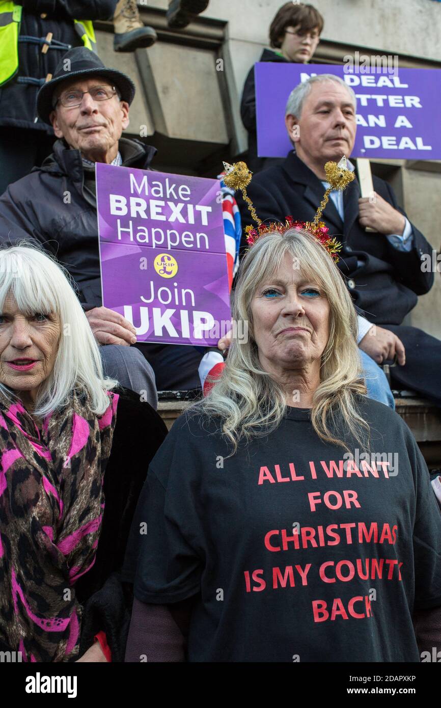 Brexit-Verrat Marsch in London, Demonstrator trägt T-Shirt "alles, was ich zu Weihnachten will, ist mein Land zurück".London. VEREINIGTES KÖNIGREICH Stockfoto