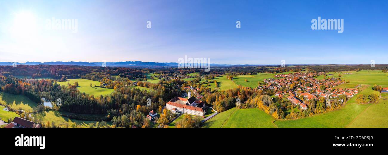 Gemeinde Dietramszell mit Kloster Dietramszell, Tölzer Land, Oberbayern, Bayern, Deutschland Stockfoto