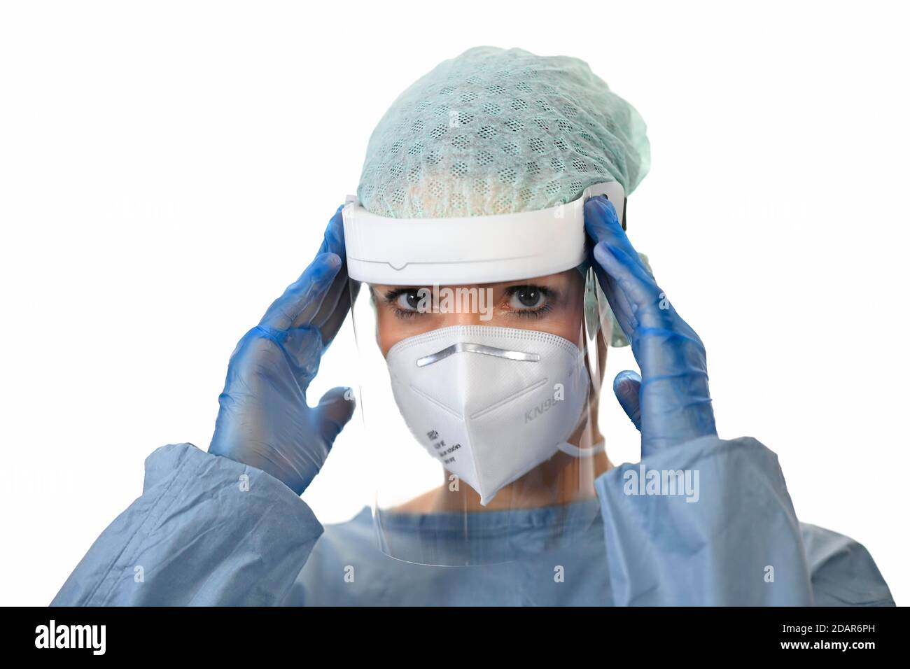 Krankenschwester, medizinisches Personal überarbeitet, Gesten, Hände über den Kopf, Koronakrise, Baden-Württemberg, Deutschland Stockfoto