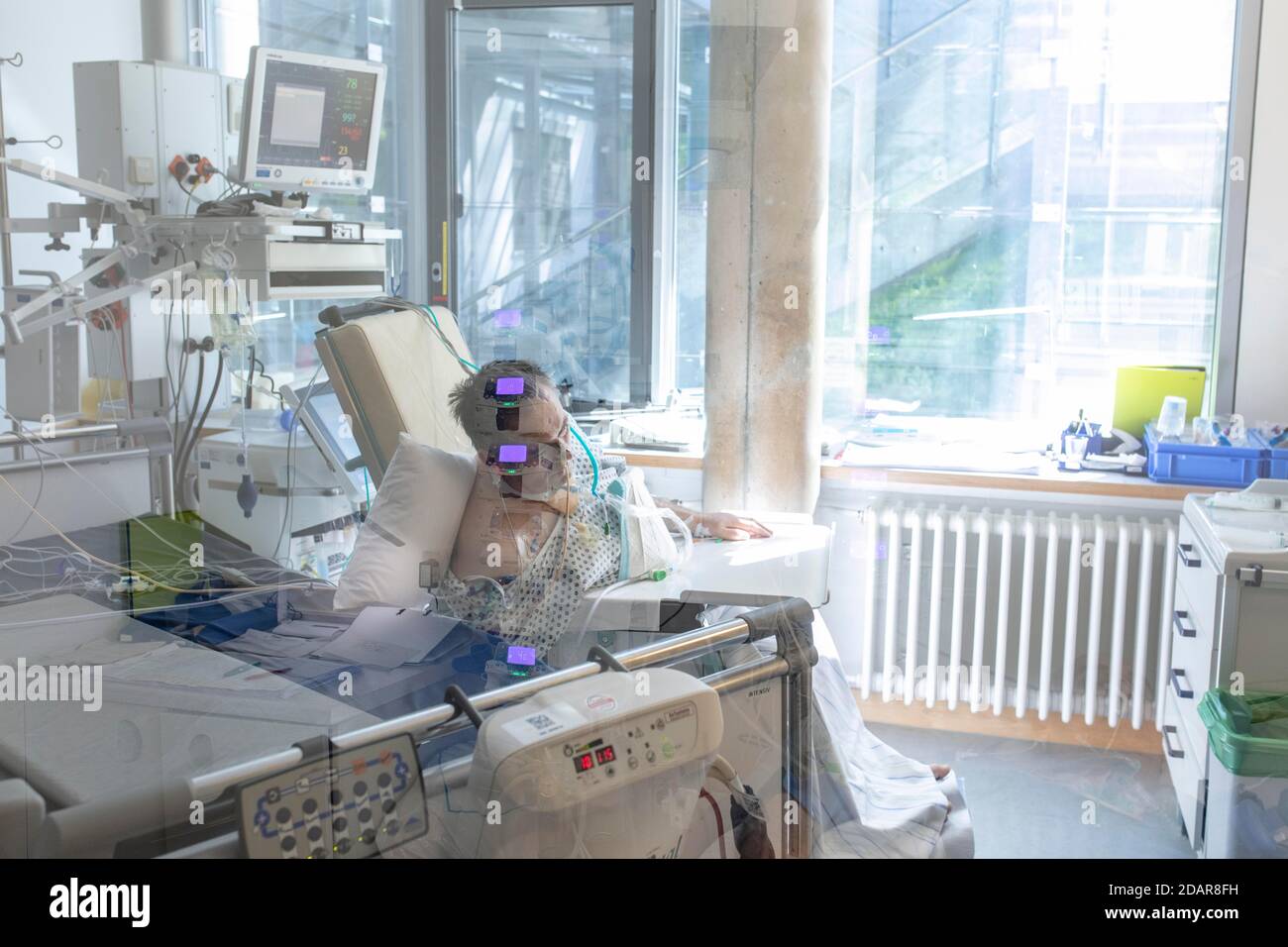 Patient auf der Intensivstation für Covid-Patienten, Krankenhaus Agatharied, Agatharied, Bayern, Deutschland Stockfoto