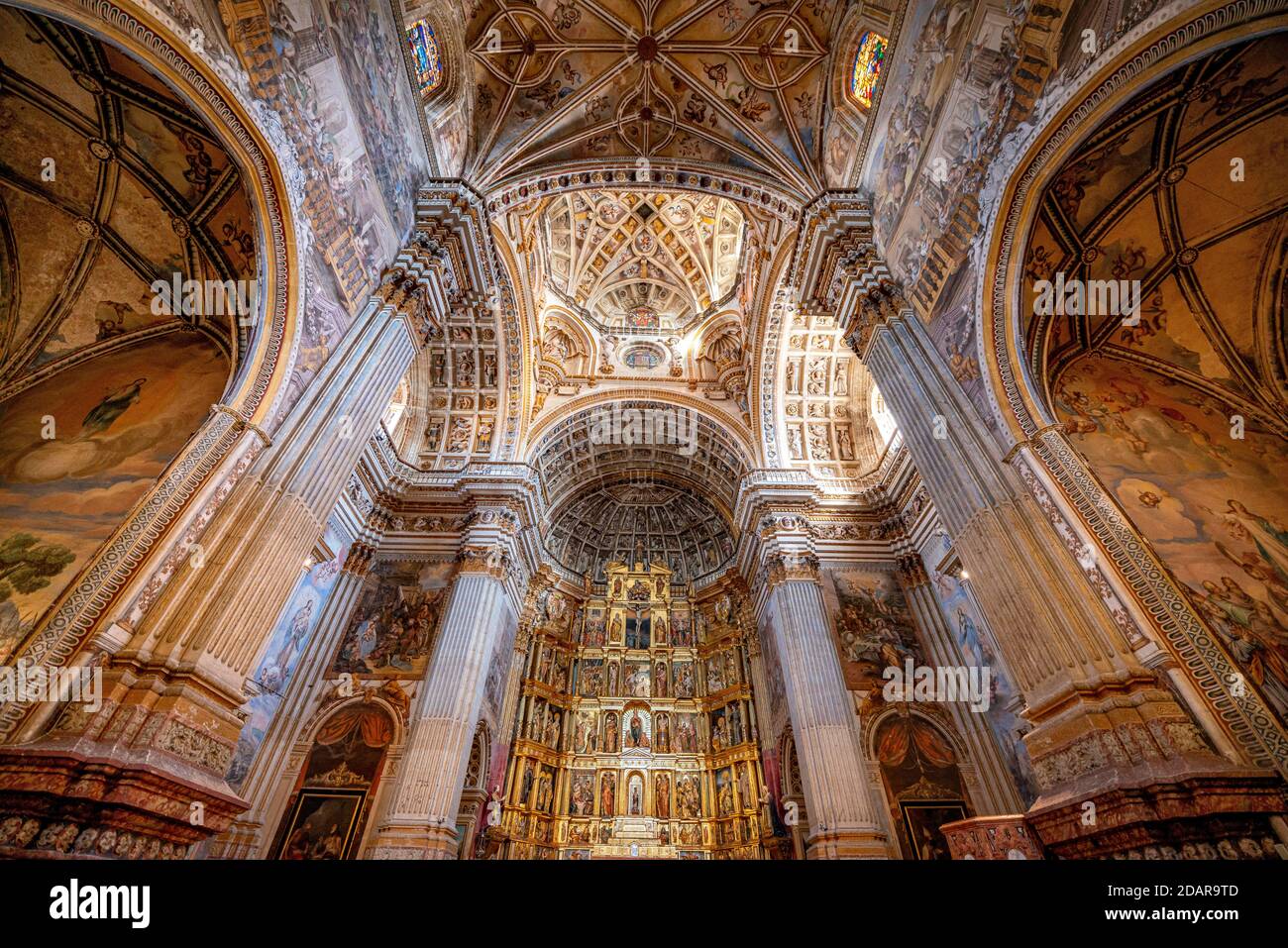 Goldener Hochaltar, Innenraum, Zierdecke, Renaissance-Kirche und Kloster, Monasterio de San Jeronimo, Granada, Andalusien, Spanien Stockfoto