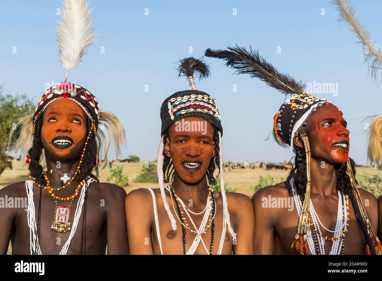 Wodaabe-Bororo-Männer mit Gesichtern beim jährlichen Gerewol-Fest, Balzritualwettbewerb unter den Woodaabe-Fula-Menschen, Niger Stockfoto