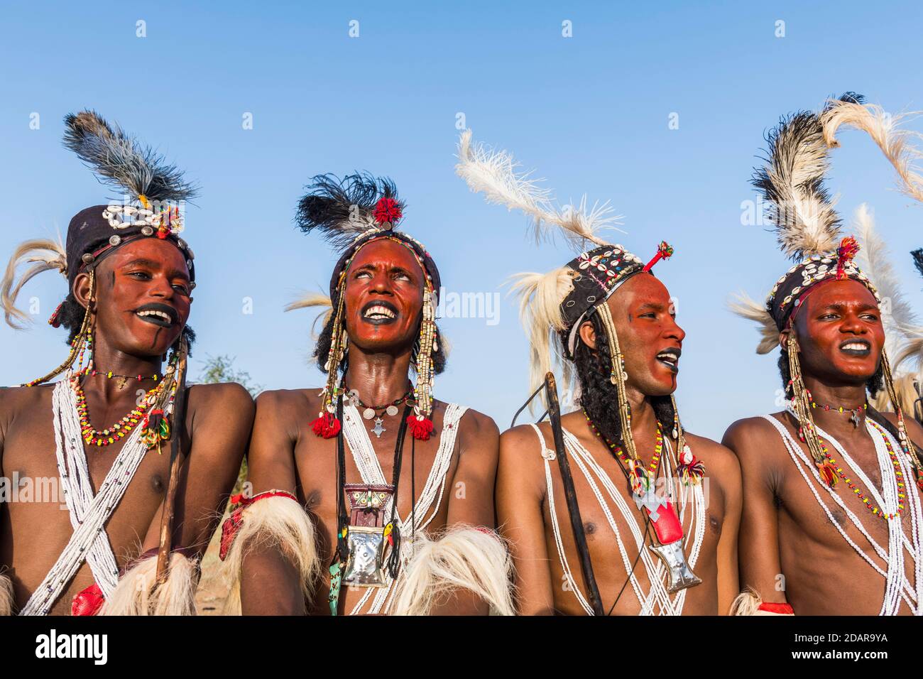 Wodaabe-Bororo-Männer mit Gesichtern beim jährlichen Gerewol-Fest, Balzritualwettbewerb unter den Woodaabe-Fula-Menschen, Niger Stockfoto