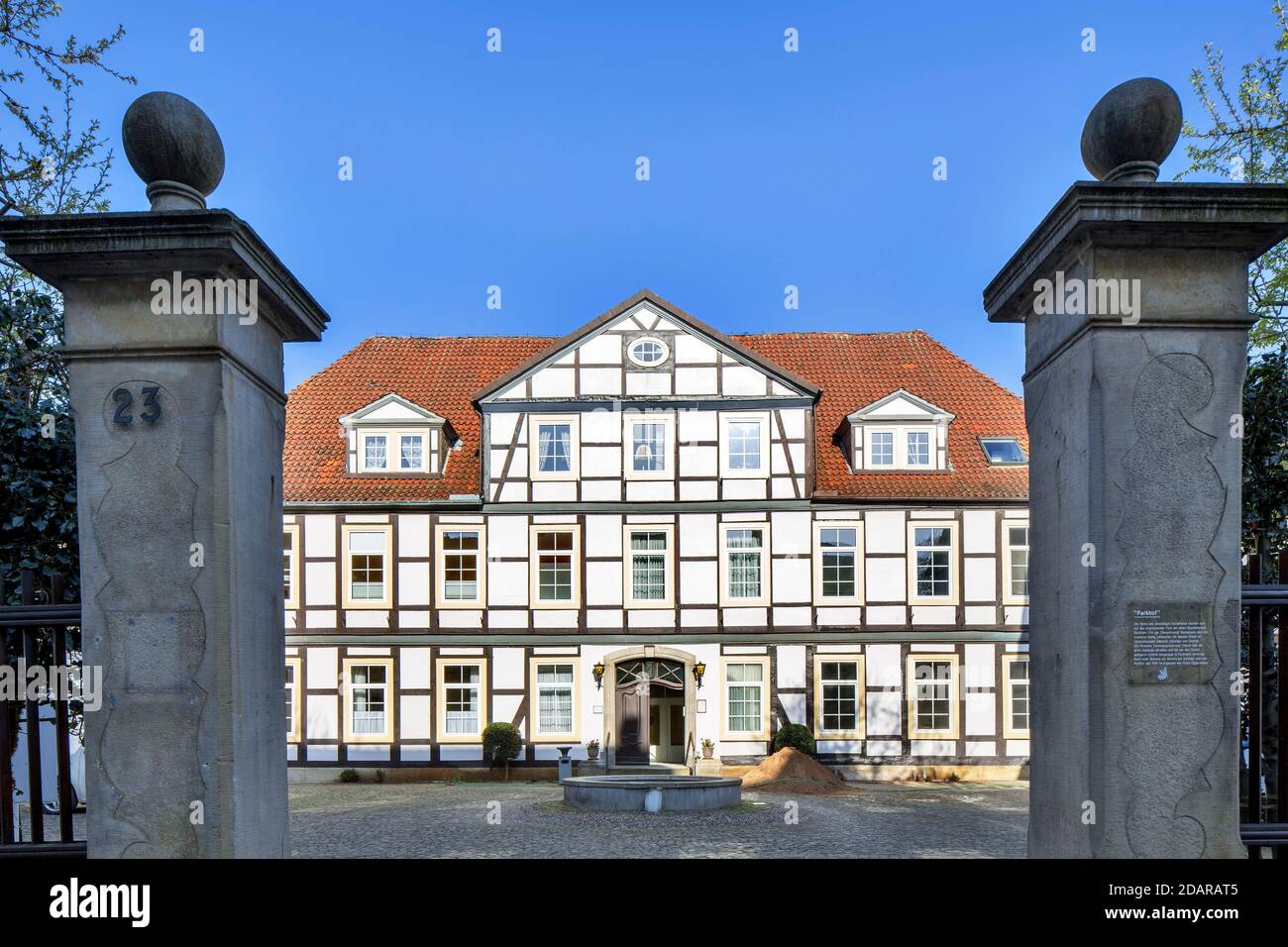 Parkhof, ehemaliges Herrenhaus, später Sanatorium, Rinteln, Weserbergland, Niedersachsen, Deutschland Stockfoto