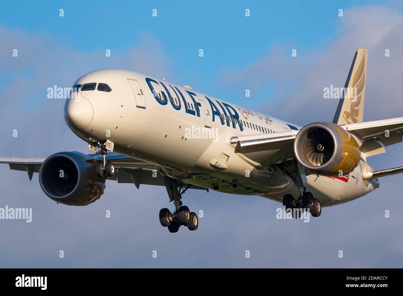 Gulf Air Boeing 787 Dreamliner Jet Airliner Flugzeug A9C-FE auf dem Anflug auf den Flughafen London Heathrow, Großbritannien, während COVID 19 Lockdown. Bahrain GP Stockfoto