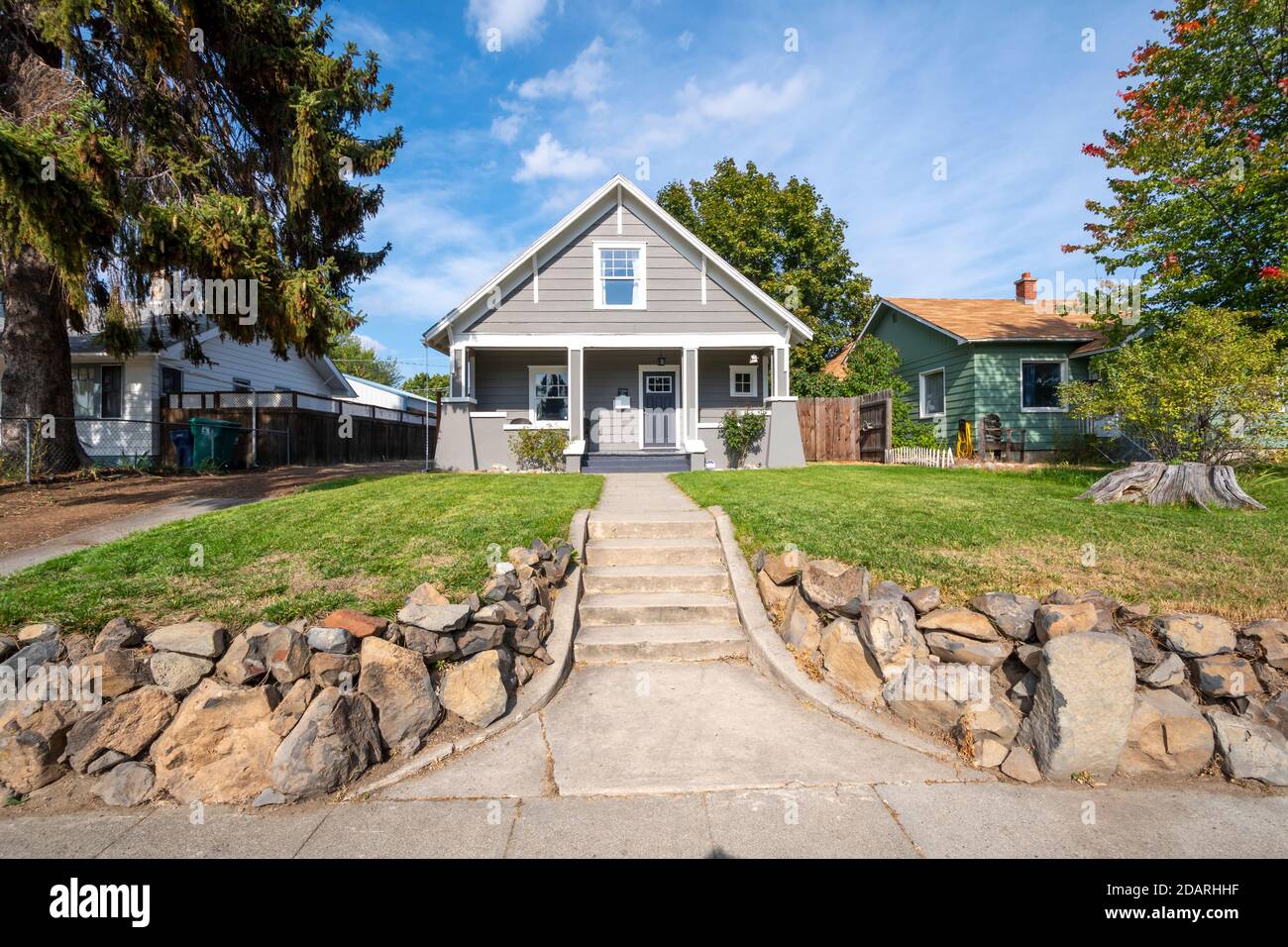 Ein typisches viktorianisches Vintage-Haus mit Dachboden in der Innenstadt von Spokane, Washington. Stockfoto
