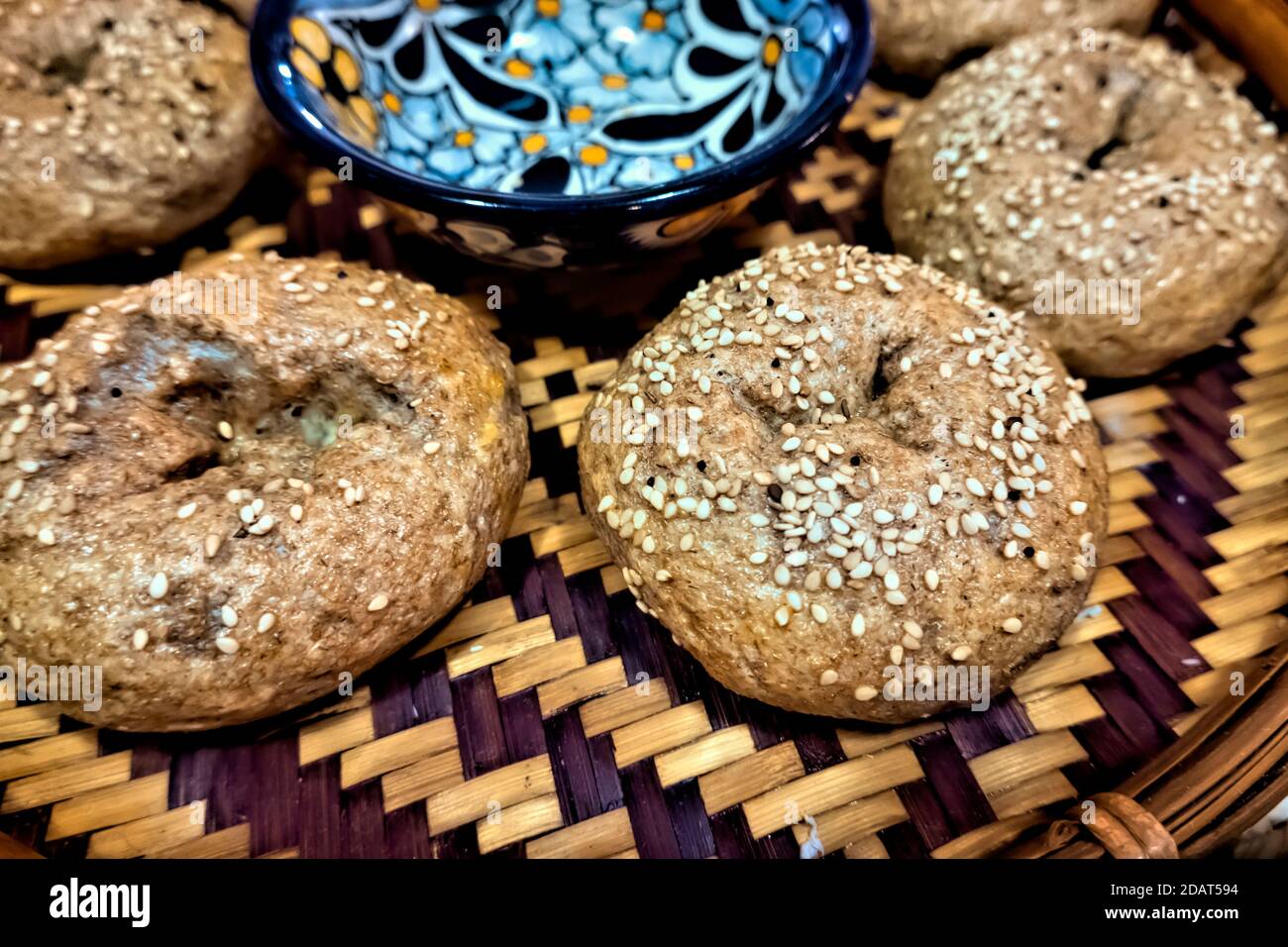 Frische hausgemachte Vollkorn-Bagels Stockfoto