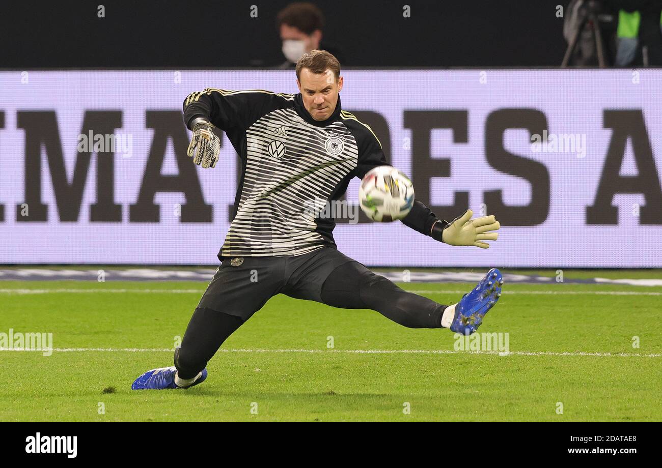Leipzig, Deutschland. 14. Nov, 2020. firo: 14.11.2020 Fußball, Fußball: UEFA NATIONS LEAGUE, Landerspiel Nationalmannschaft Deutschland, GER - Ukraine 3: 1 goalwart Manuel NEUER, GER, Aufwärmen Quelle: dpa/Alamy Live News Stockfoto