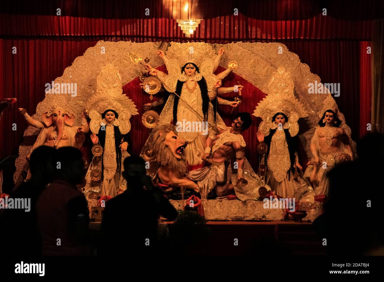 Durga Puja Magie der göttlichen Gnade und Stärke Stockfoto