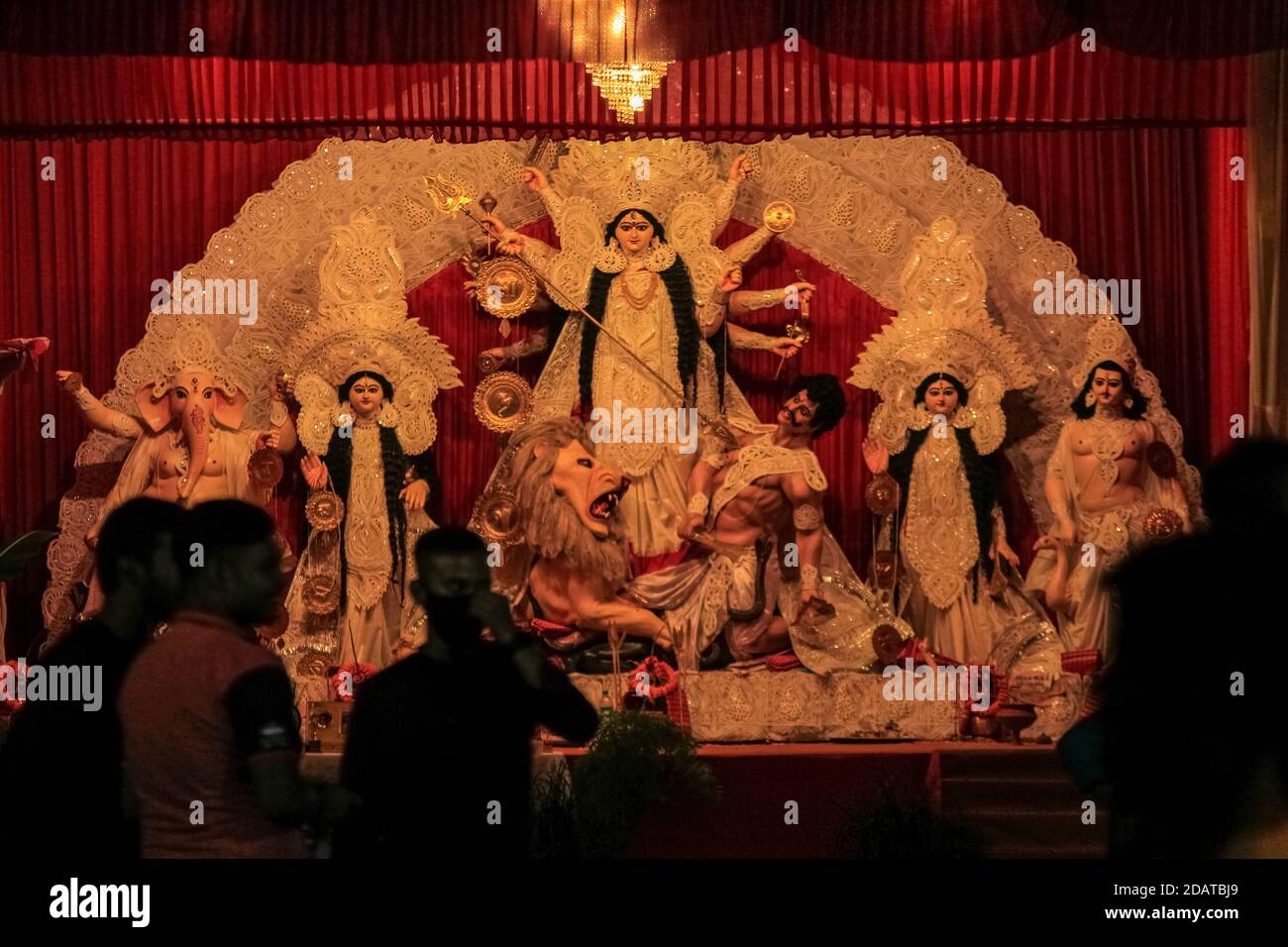 Durga Puja Magie der göttlichen Gnade und Stärke Stockfoto