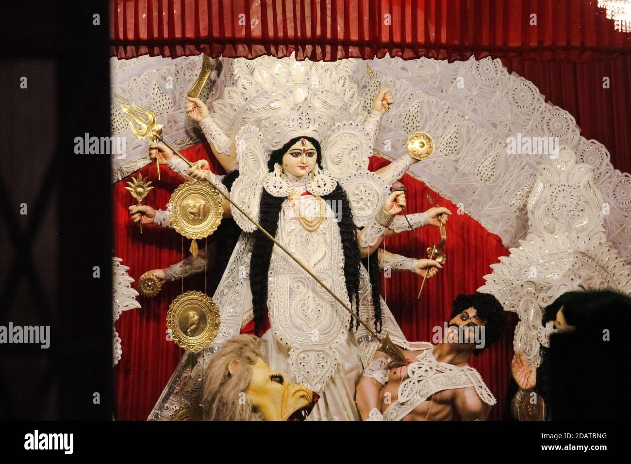 Durga Puja Magie der göttlichen Gnade und Stärke Stockfoto