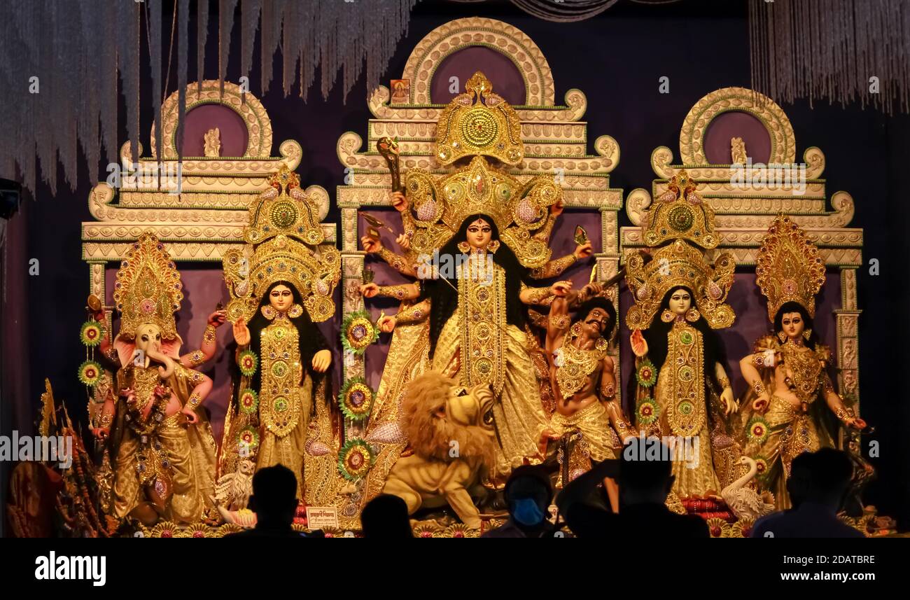 Durga Puja Magie der göttlichen Gnade und Stärke Stockfoto