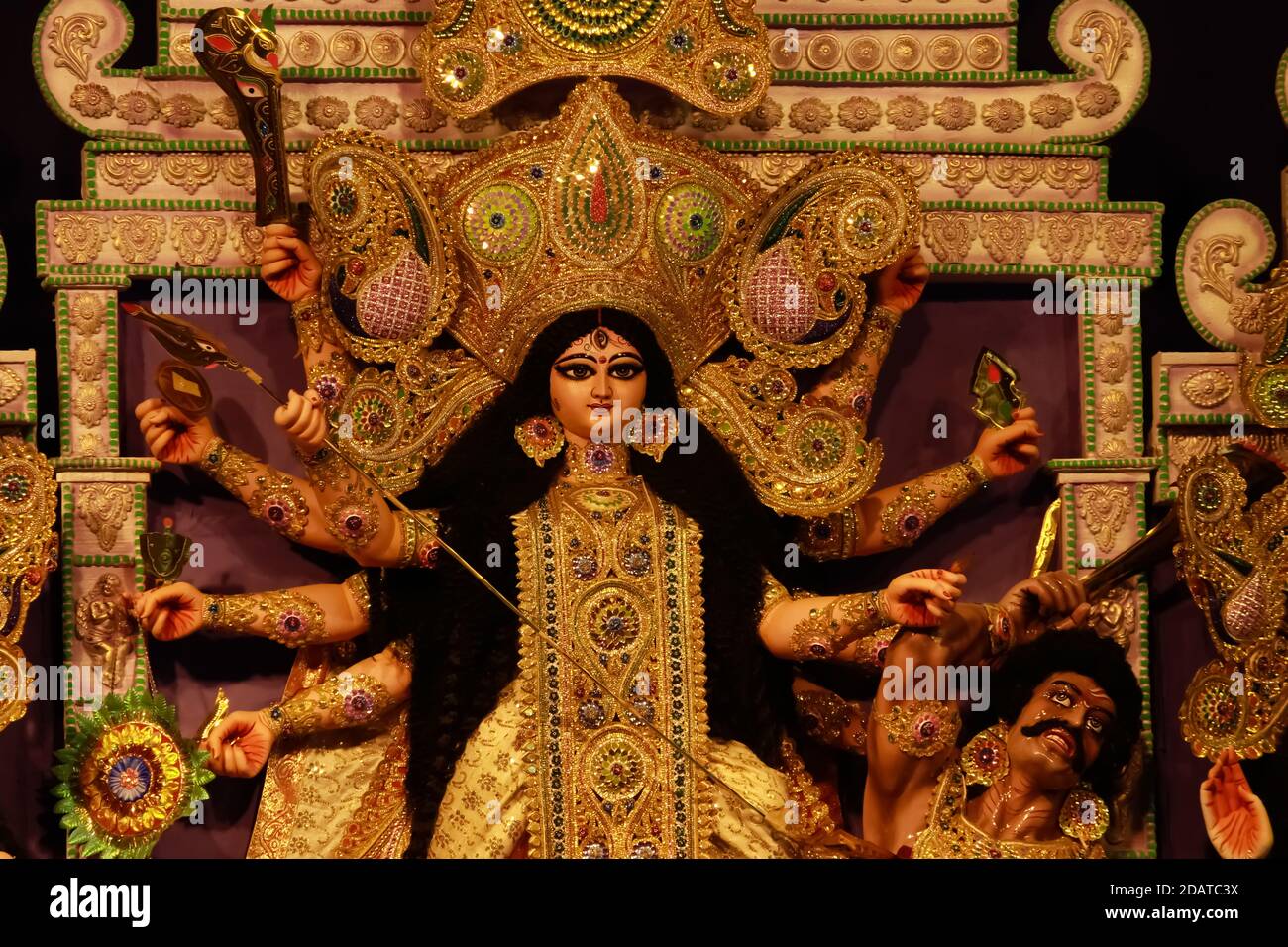 Durga Puja Magie der göttlichen Gnade und Stärke Stockfoto