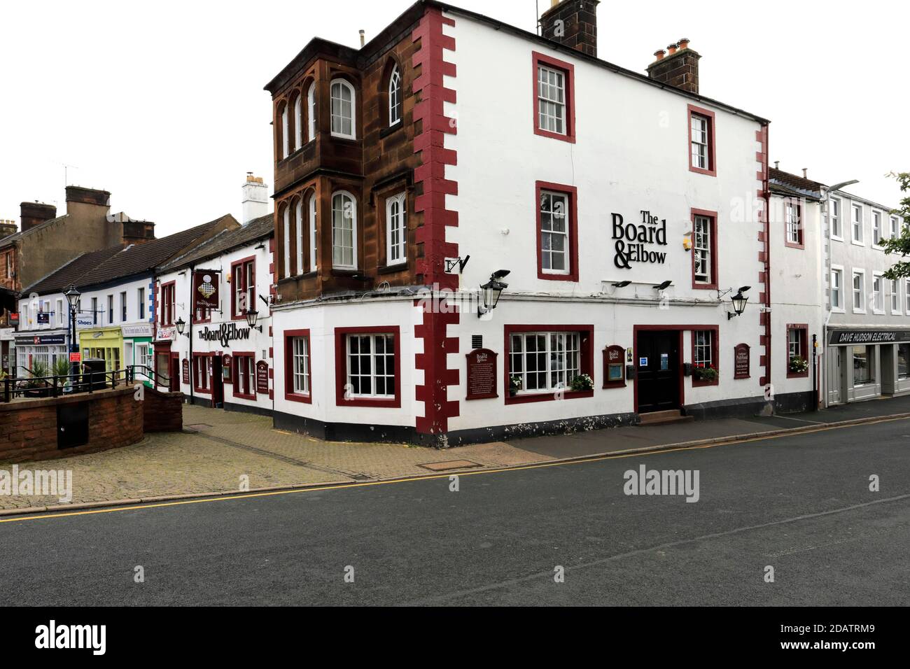 The Board and Elbow Pub, Penrith Town, Cumbria, England, Großbritannien Stockfoto