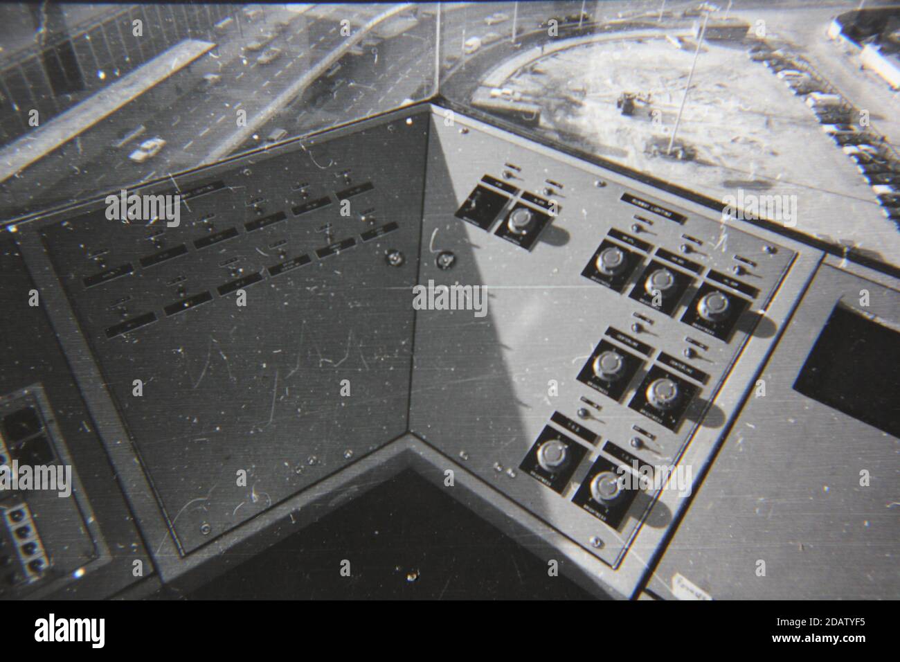 Feine 70er Jahre Vintage Schwarz-Weiß-Fotografie eines Supercomputers. Stockfoto