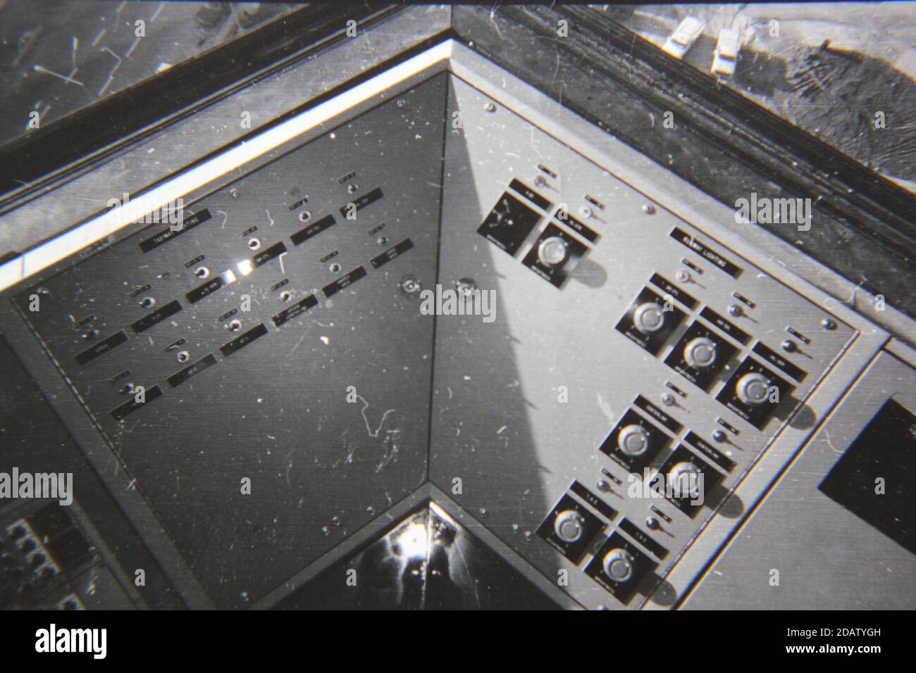 Feine 70er Jahre Vintage Schwarz-Weiß-Fotografie eines Supercomputers. Stockfoto