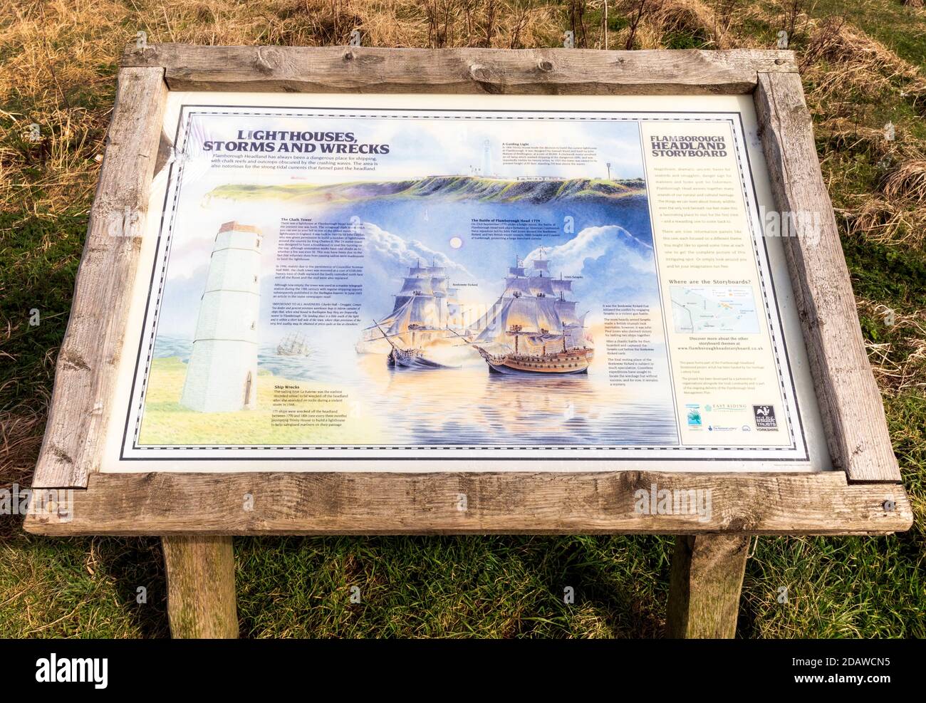 Tourist Information Board erzählt die Geschichte von Flamborough Head an der Ostküste von Yorkshire, England, Großbritannien. Stockfoto