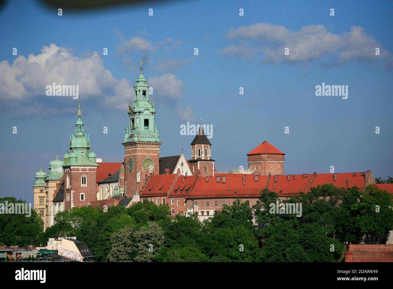 Die Türme der Kathedrale und der Wawel Royal Castle Auf dem Wawel-Hügel in Krakau Stockfoto