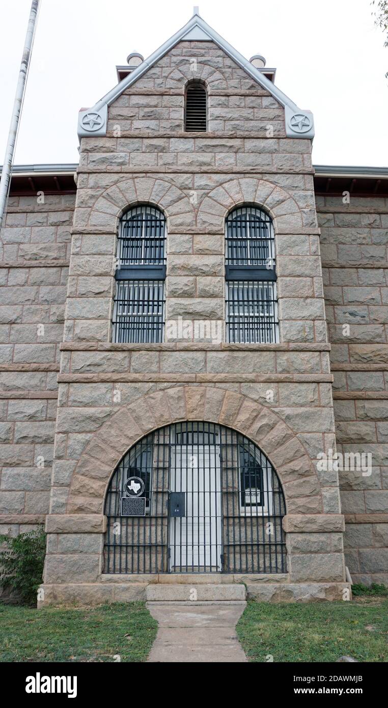 Liano, Texas - Nov. 11, 2020 Old Liano County Red Top Gaol erbaut im Jahr 1895. Stockfoto