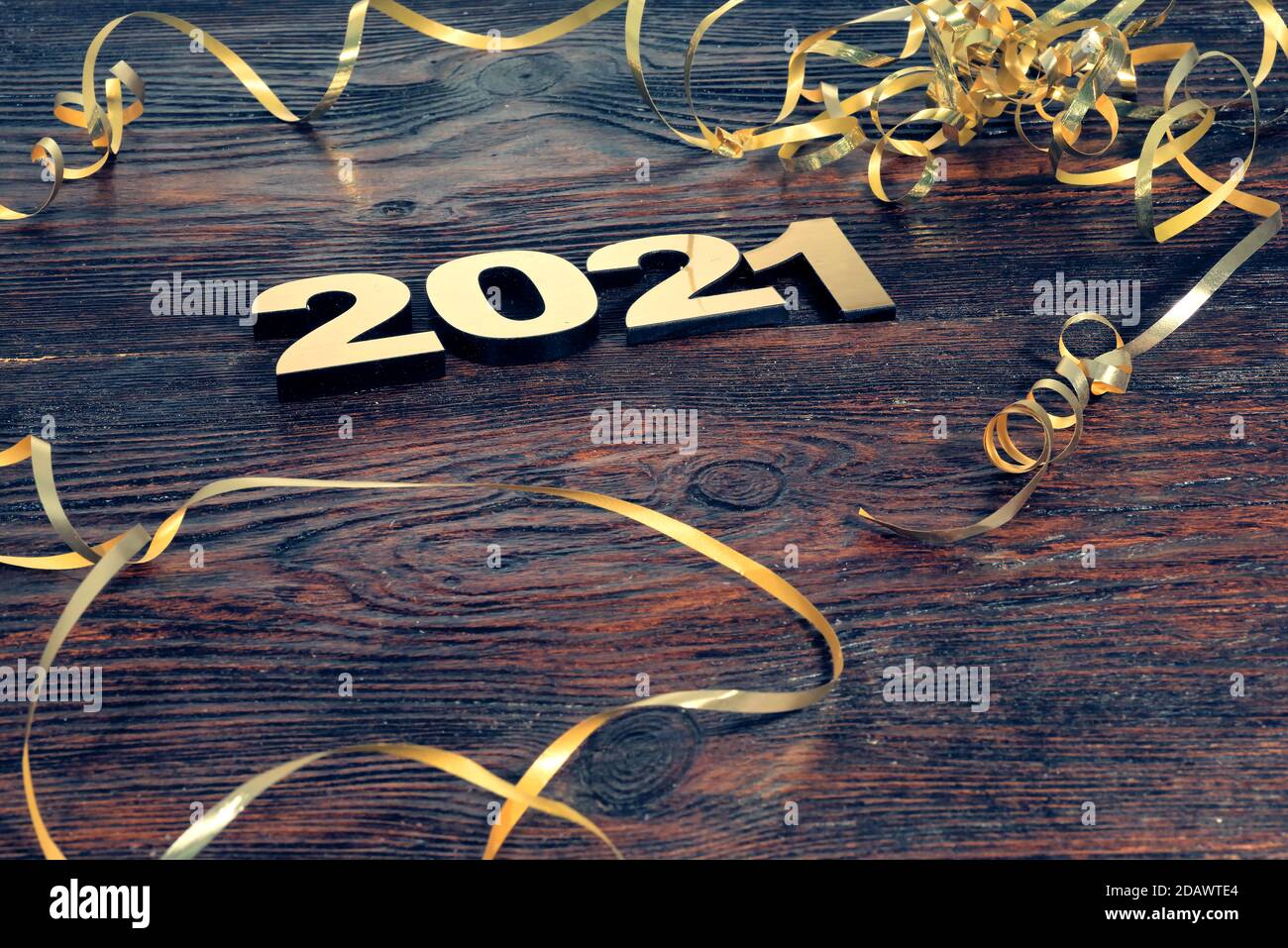 Frohes neues Jahr. Symbol aus Nummer 2021 auf abstraktem Hintergrund Stockfoto