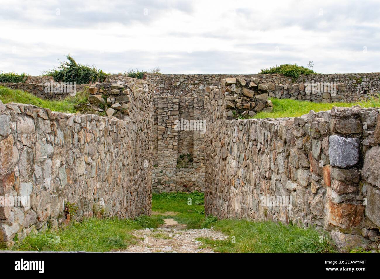 Ruinen der Burg Devin auf einem Berg in der Slowakei, Europa Stockfoto