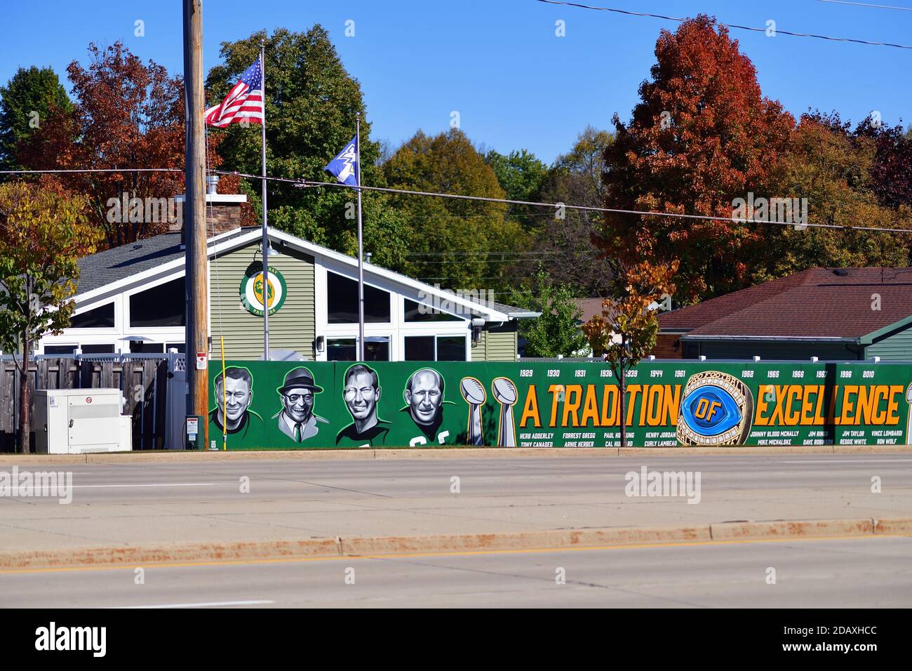 Green Bay, Wisconsin, USA. Nachbarschaftsunterstützung rund um Lambeau Field, Heimat der Green Bay Packers. Stockfoto