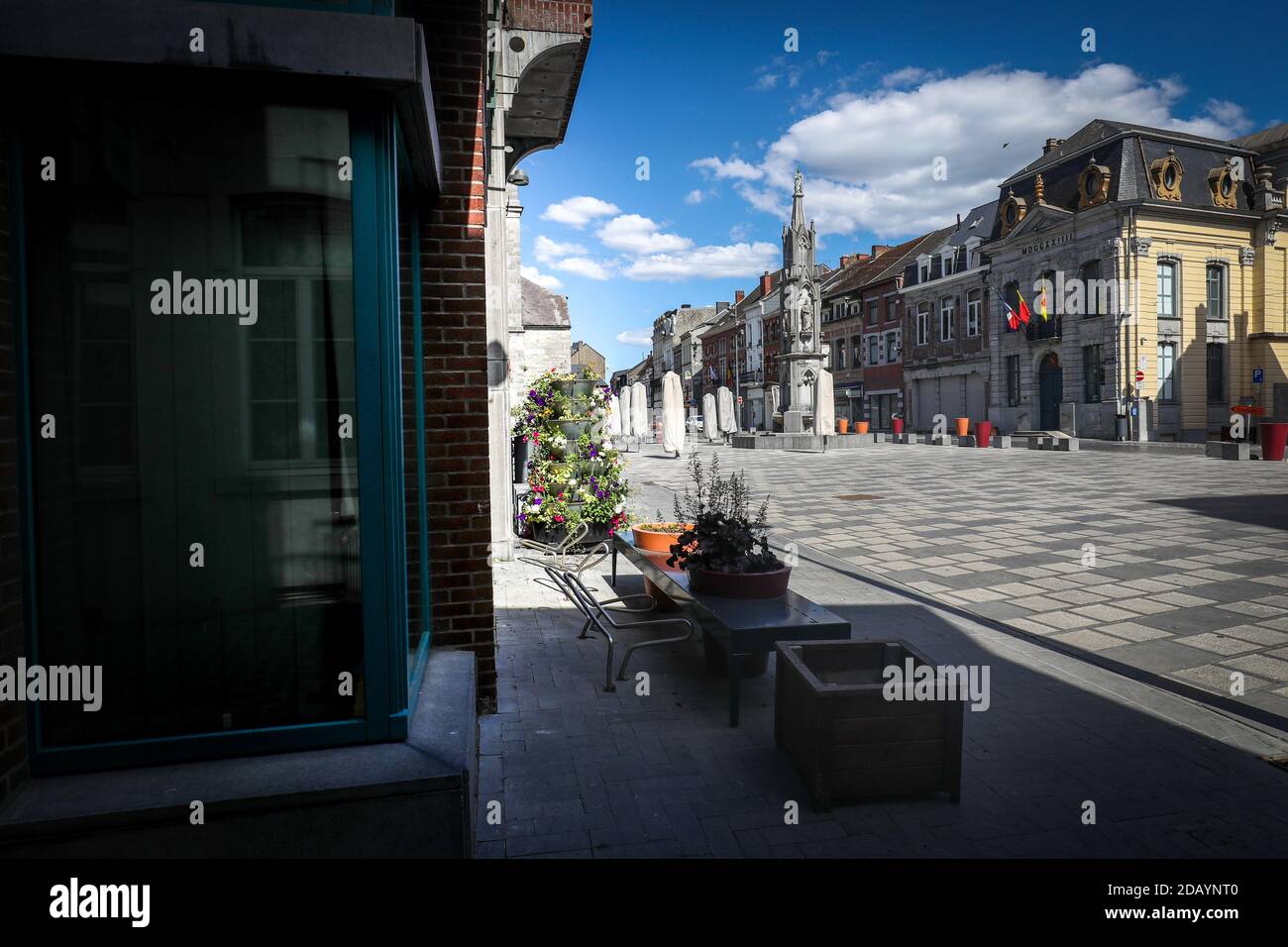 Abbildung Bild zeigt den Grand'Place Platz, Mittwoch 20 Mai 2020, in Chimay. BELGA FOTO VIRGINIE LEFOUR Stockfoto