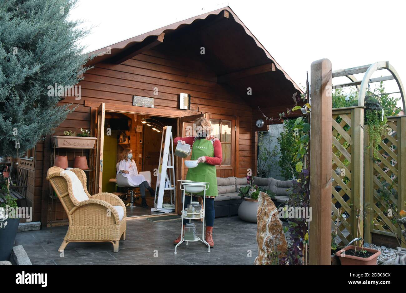 Friseur sitzung Fotos und Bildmaterial in hoher Auflösung Alamy