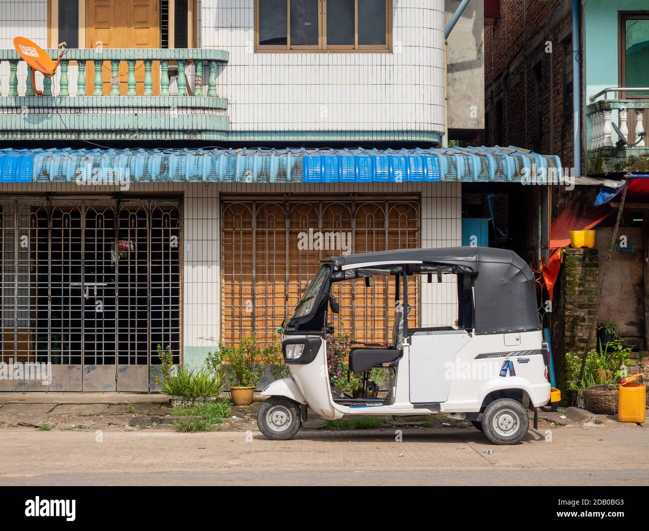 Indisches Dreirad-Taxi in Myeik, Tanintharyi Region, Myanmar Stockfoto