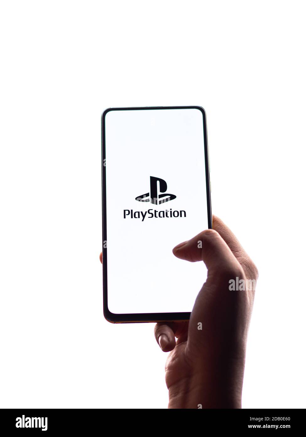 Assam, indien - November 15, 2020 : Play Station 5 Logo auf dem Handy-Bildschirm Stock Bild. Stockfoto